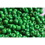 Opak világoszöld kásagyöngy, 4mm